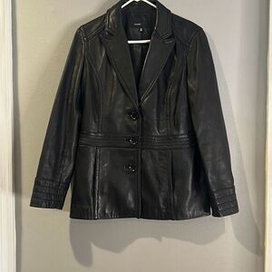 Avanti woman's black‎ leather jacket button up business casual biker jacket